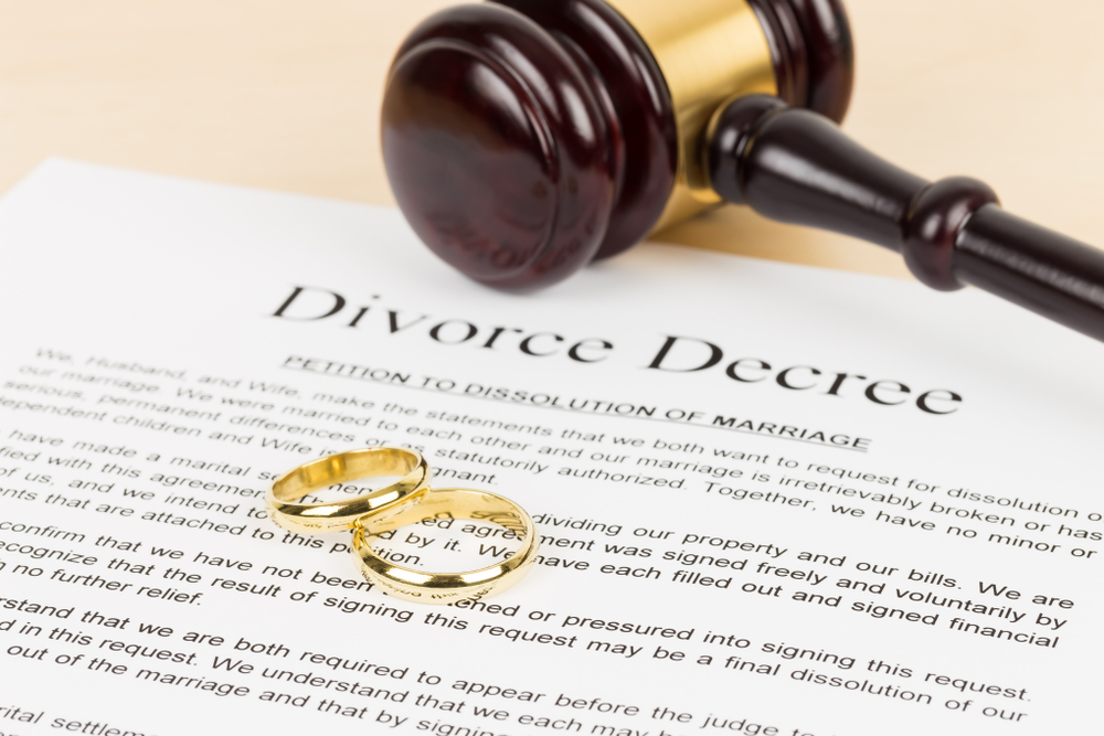 How Do I Choose a Divorce Attorney?